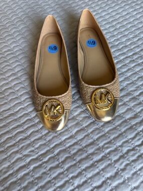 Michael Kors Nude Beige Ballet Flats with Gold MK Emblem NWT